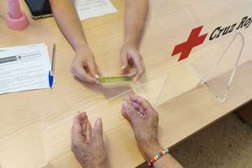  Cruz Roja reparte 3,3 millones donados para los afectados por la erupción de La Palma/TA.